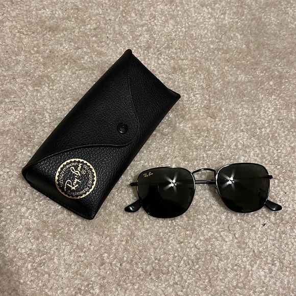 Ray Ban Flat Sunglasses - Picture 1 of 4